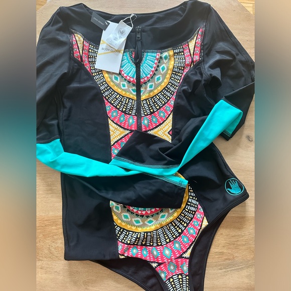 NWT Body Glove Long Sleeve One-piece Swimsuit - Picture 4 of 9